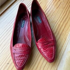 Nickels Women's Crimson Flats